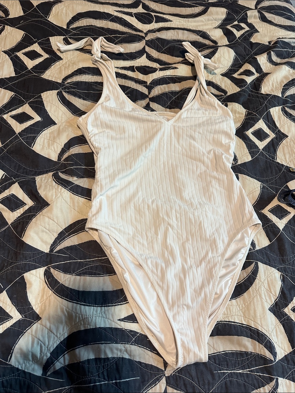 Shade & Shore Women's Cream Ribbed One-Piece Swimsuit with Tie Straps